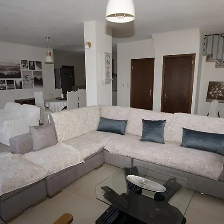 Faihs Semesterbostad